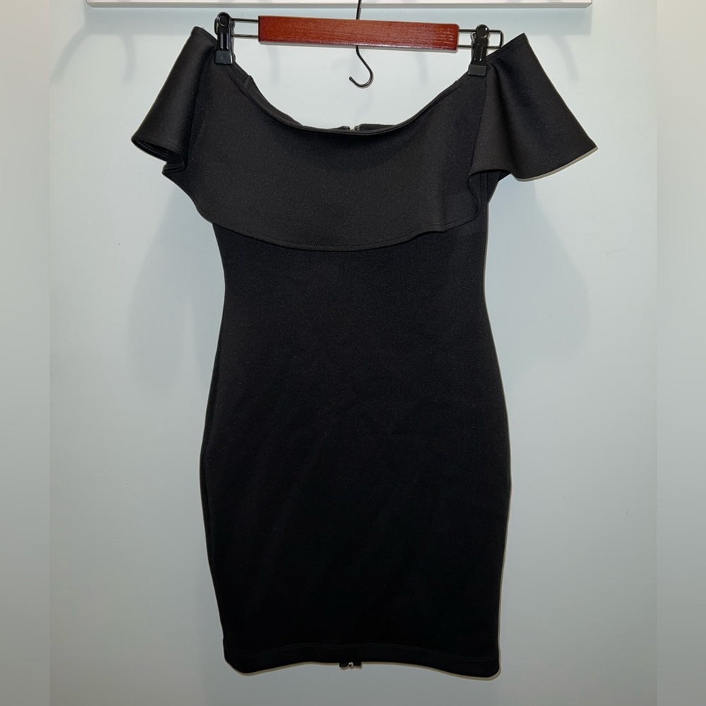Guess Black Off-Shoulder Bodycon Mini Dress